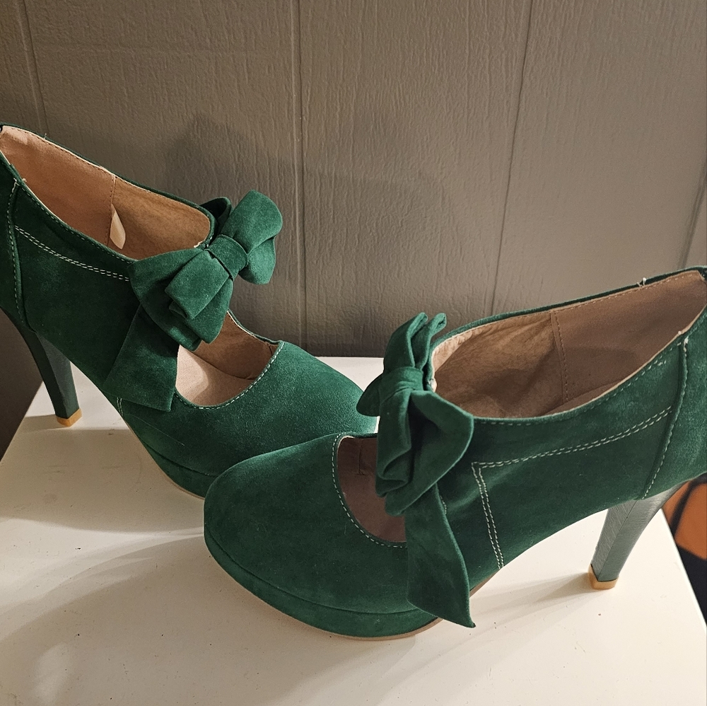 Fereshte Women's Vintage Bow Tie High Heel Platform Closed Toe Dress Pumps